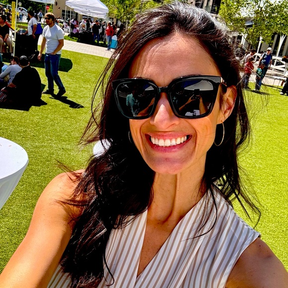 Meet your Posher, Erika - Picture 1 of 1